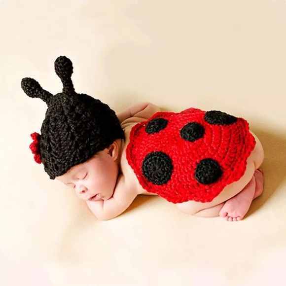 Newborn Baby Crochet Ladybug Outfit Photo Prop - Picture 8 of 16